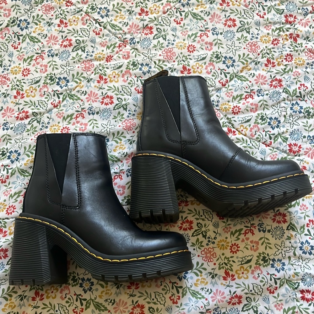 Dr. Martens Spence boot